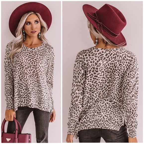 Vici Tops - Vici Olivaceous leopard shift sweater size large
